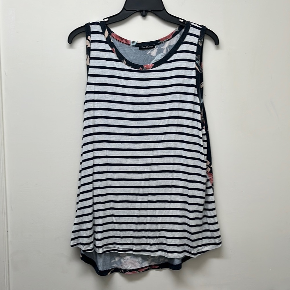 Discounted - Condition Good - Pink Clover Striped Floral Top - Size XL